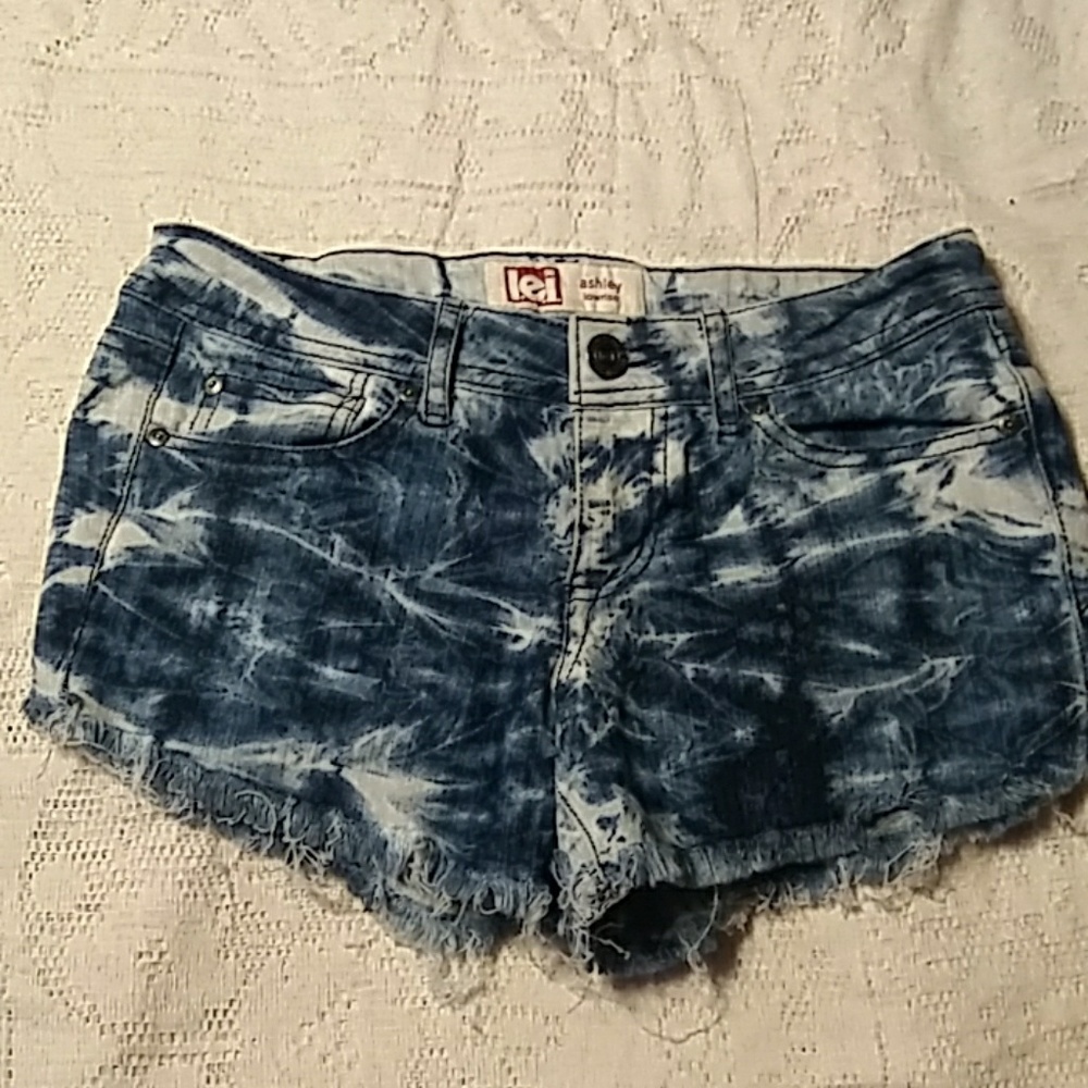 lei Ashley shorts